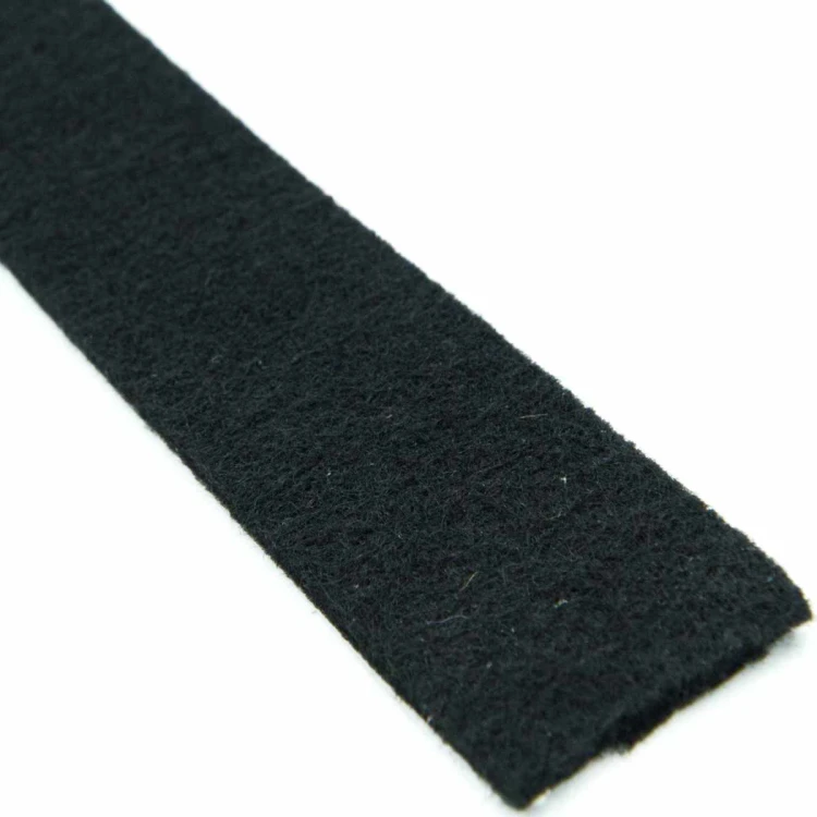 tasma_filcowa_czarna_zblizenie_2.jpg